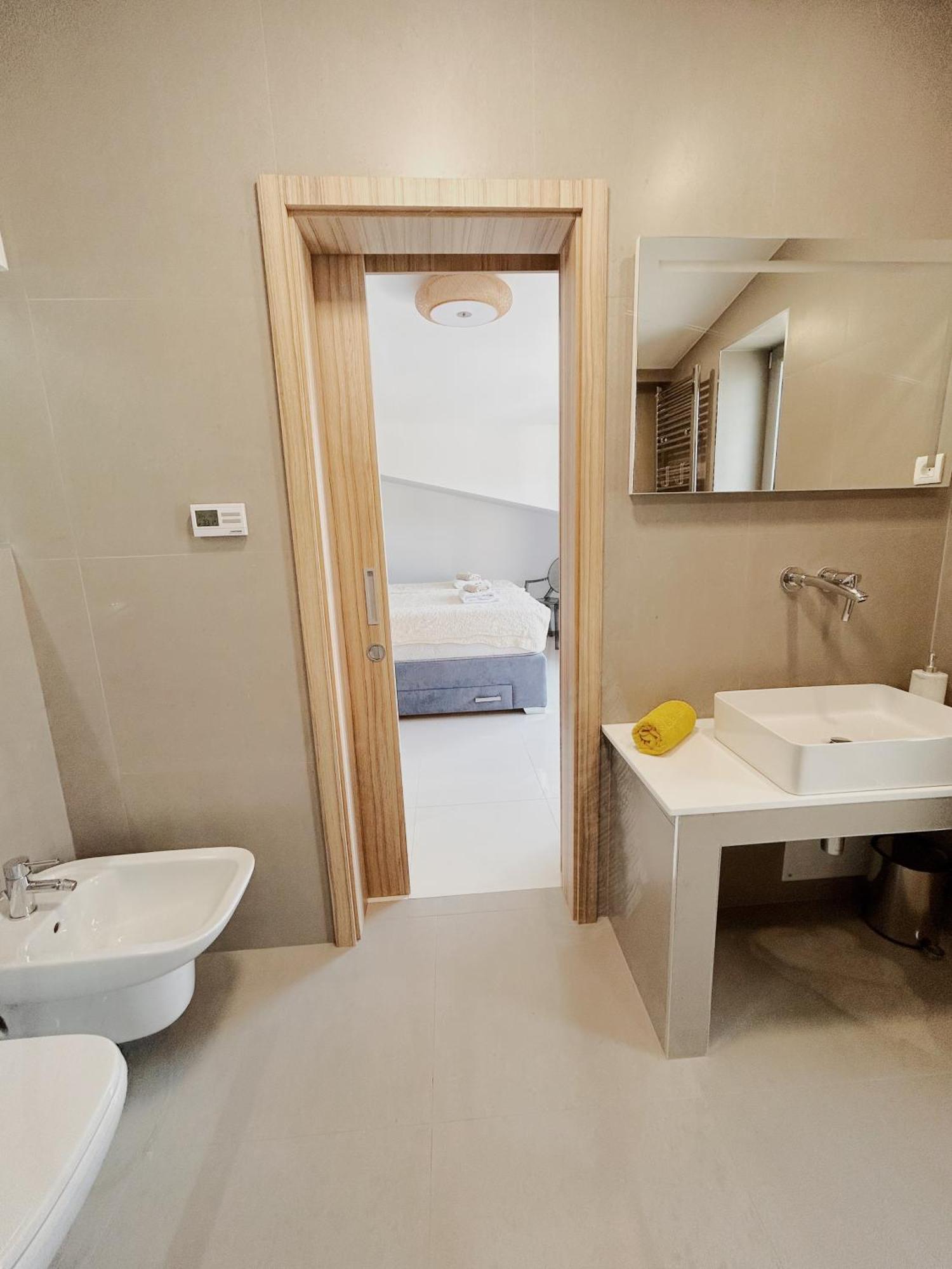 Sunny House Apartment Замбратия Екстериор снимка